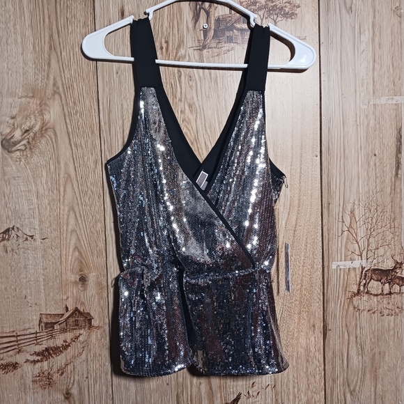 NWT Chelsea 28 Sequin Cross Fron Peplum Tank Top Size Small - Picture 3 of 10